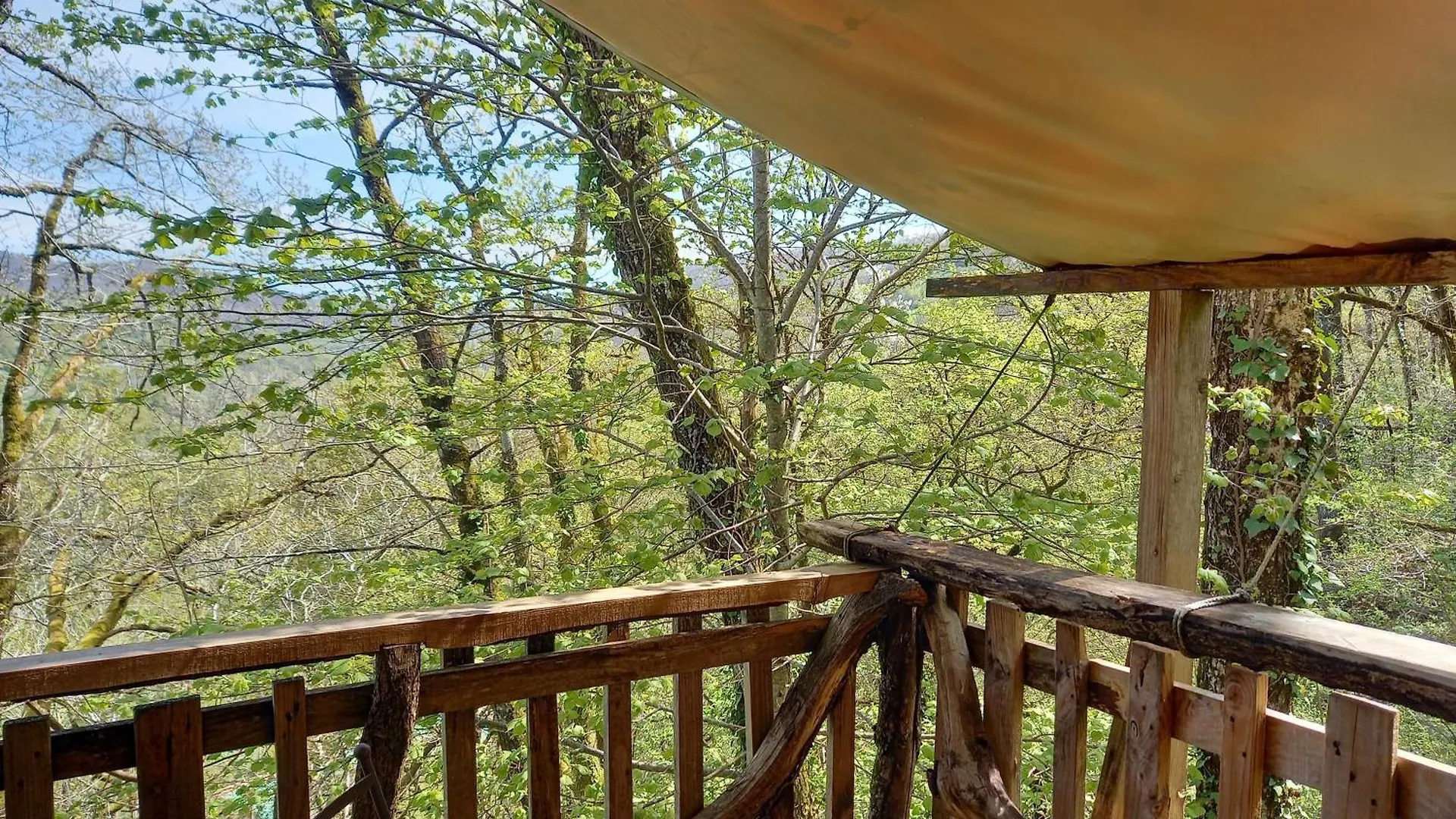 Tente de luxe Camping Terre Rouge Villecomtal