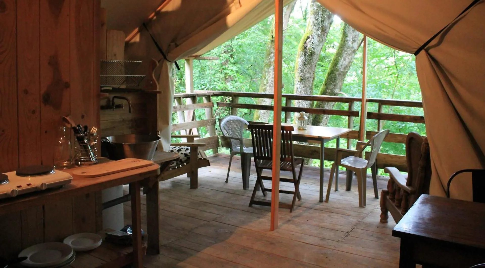 Camping Terre Rouge Villecomtal 0*,  France