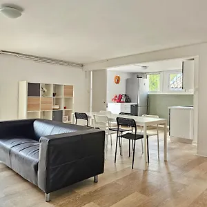 Lumineux Et Calme En Rez-de-jardin Appartement